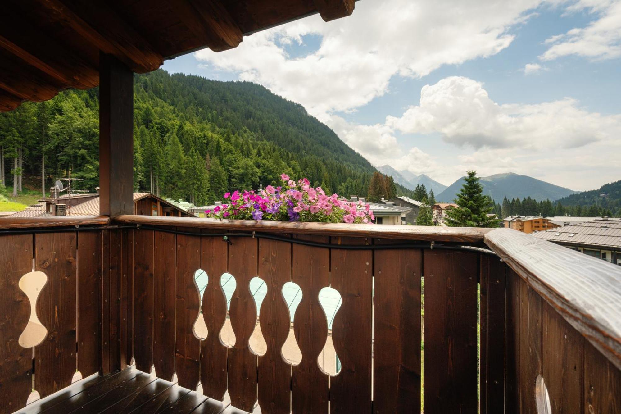 Hotel Villa Emma Madonna Esterno foto